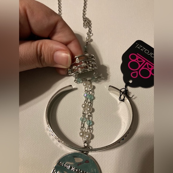 Paparazzi jewelry new with tags. Multiple pieces offered together as sets. - Picture 4 of 5